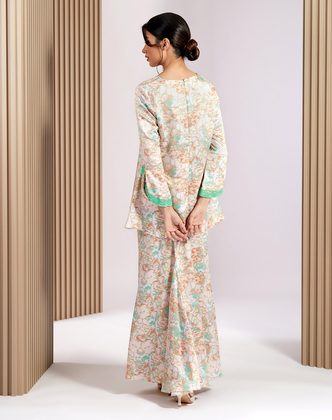 MALYA BAJU KURUNG